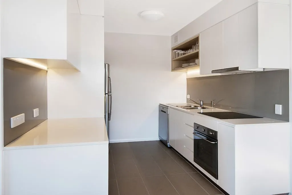 Allure Hotel & Apartments Townsville 4*,